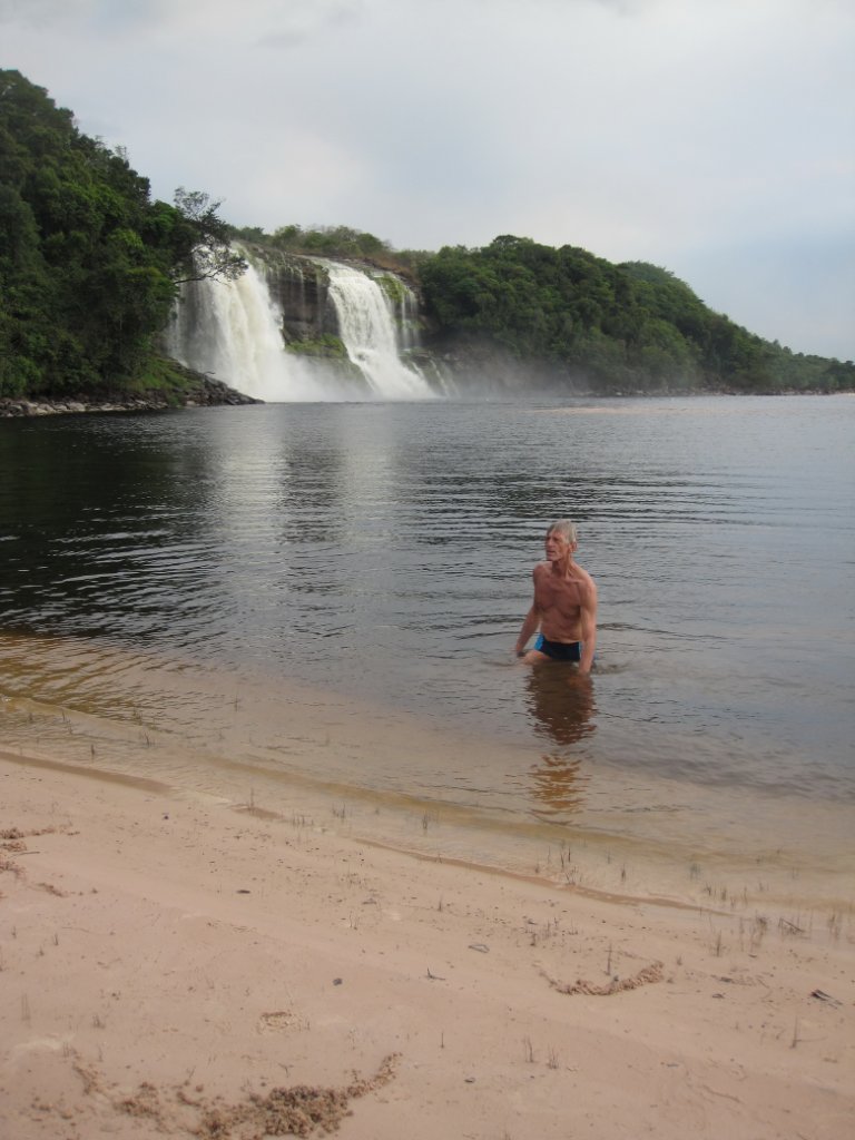 35-Swimming in the lagoon.jpg - Swimming in the lagoon